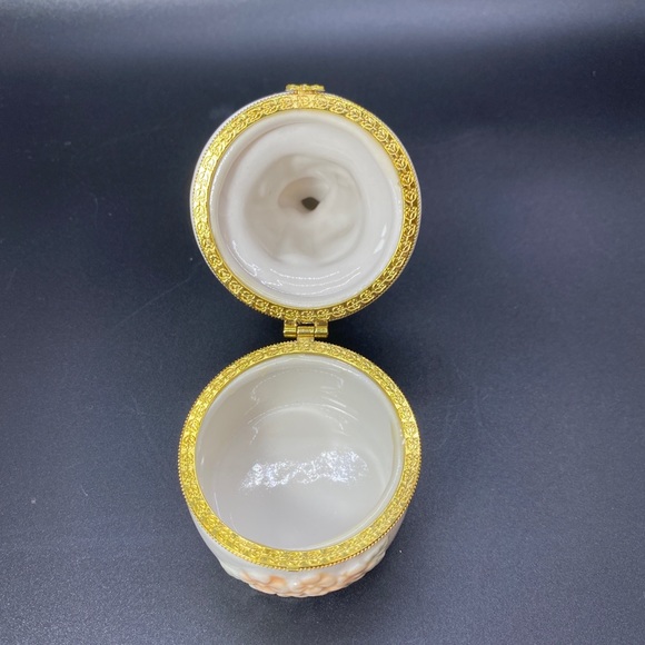 Greenbrier International Vintage Angel With Concertin Trinket Box/Gold Trim#312 - Picture 7 of 8